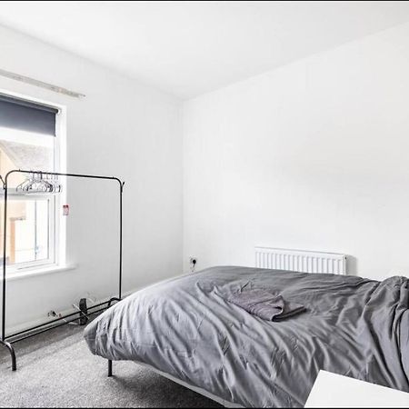 Cosy Mid Terrace Home Stoke-on-Trent Ngoại thất bức ảnh