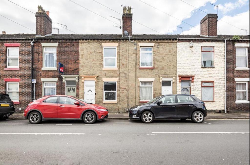 Cosy Mid Terrace Home Stoke-on-Trent Ngoại thất bức ảnh